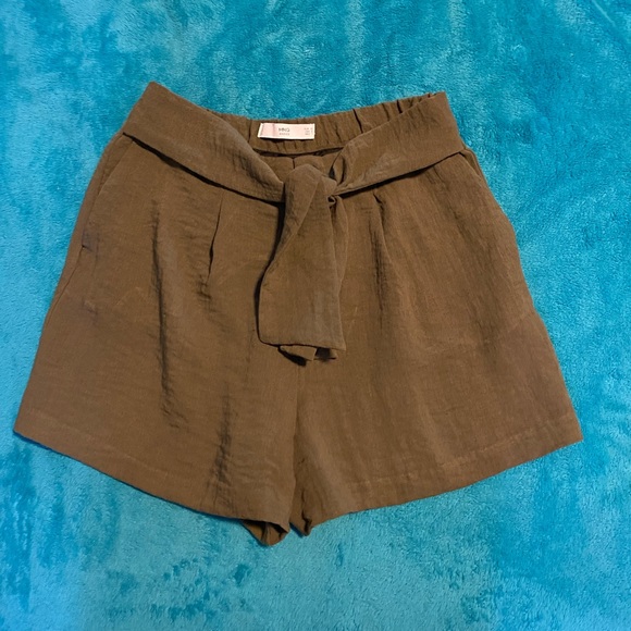 Tie-Waist Shorts - Picture 2 of 3